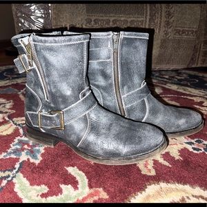 Bed|Stu Ankle Boots Black Distressed Two Zippers Low Heel worn one season Sz 8